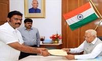 कर्नाटकात काँग्रेस आमदाराचे राजीनामे